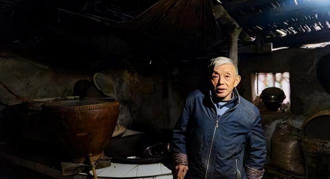 贵州一家五代人隐居山洞100年给钱也JDB电子 JDB夺宝电子不搬如今已装网络和家电(图5)