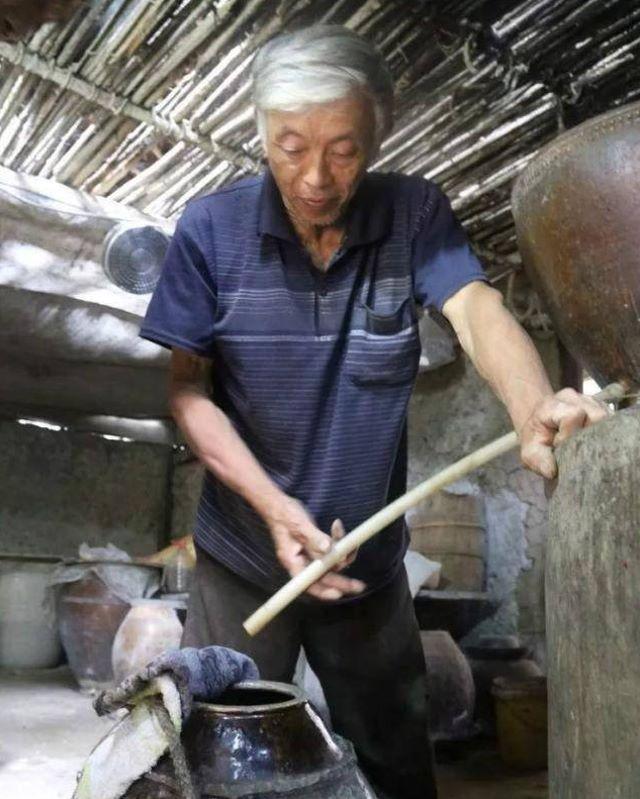 贵州一家五代人隐居山洞100年给钱也JDB电子 JDB夺宝电子不搬如今已装网络和家电(图7)