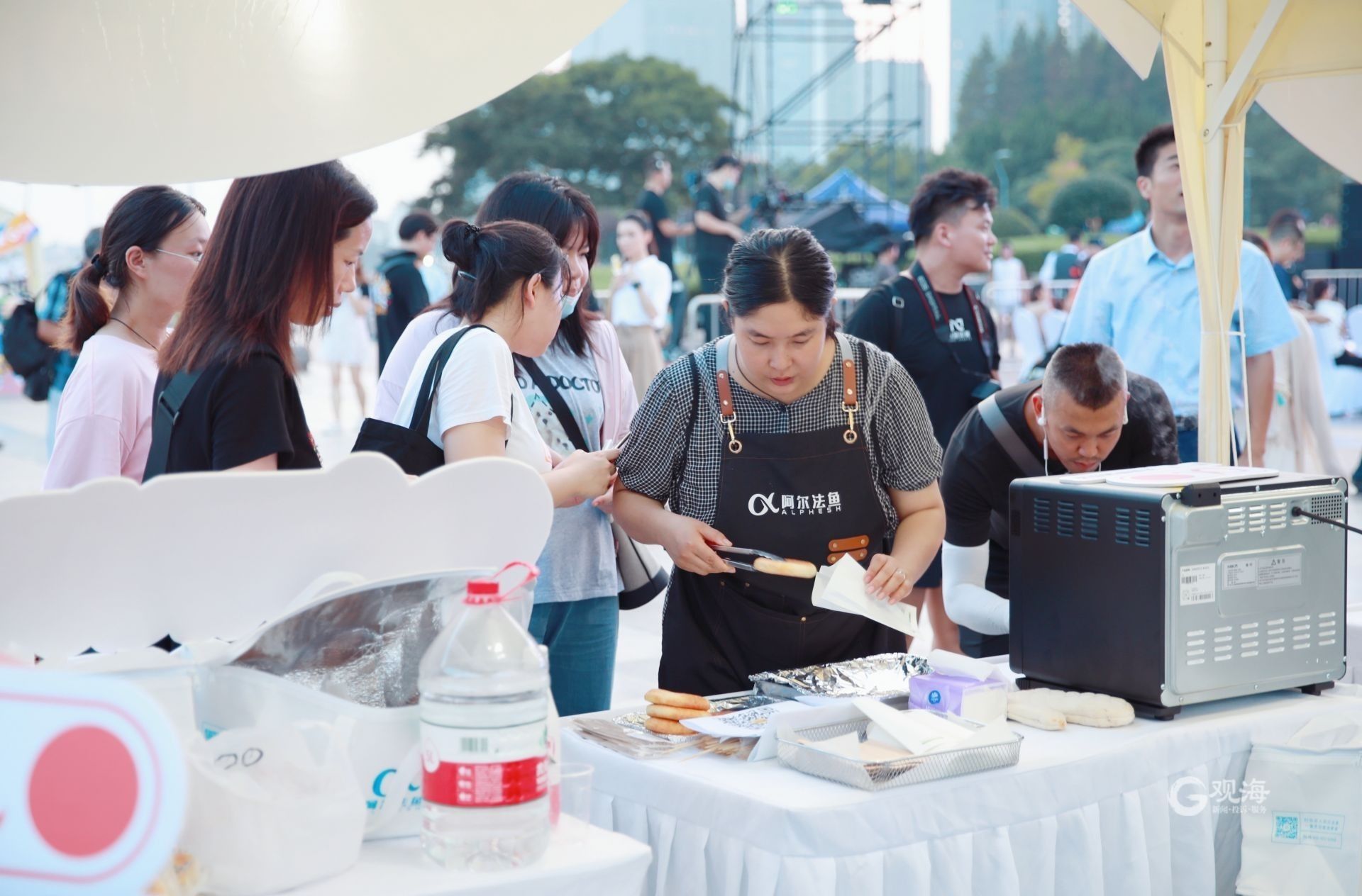 爆款产品、新鲜体验！海尔品牌组团亮相青岛品牌体验市集第二季JDB电子 JDB夺宝电子(图1)