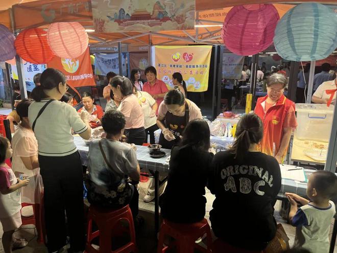 【奋战“百千万工程”】七JDB电子 JDB夺宝电子大行动力促优质资源下沉社区！南粤家政“万家灯火”点亮石冲社区(图3)